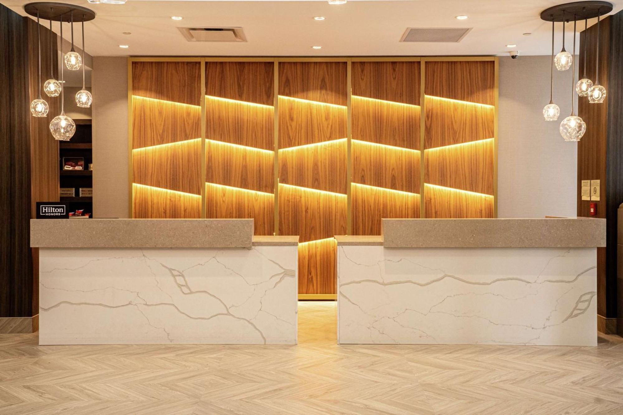 Doubletree By Hilton Kitchener Hotel Exterior photo