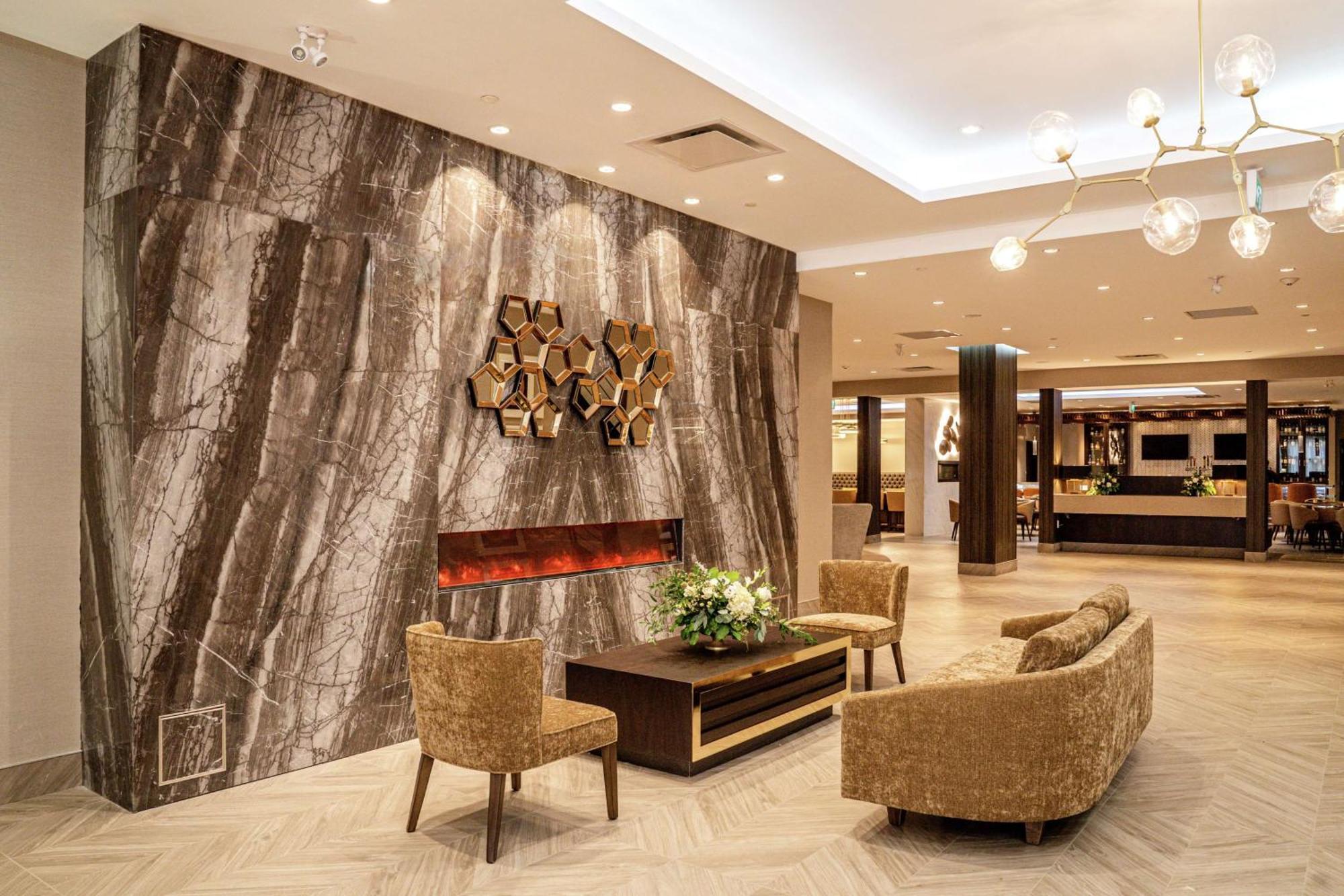 Doubletree By Hilton Kitchener Hotel Exterior photo