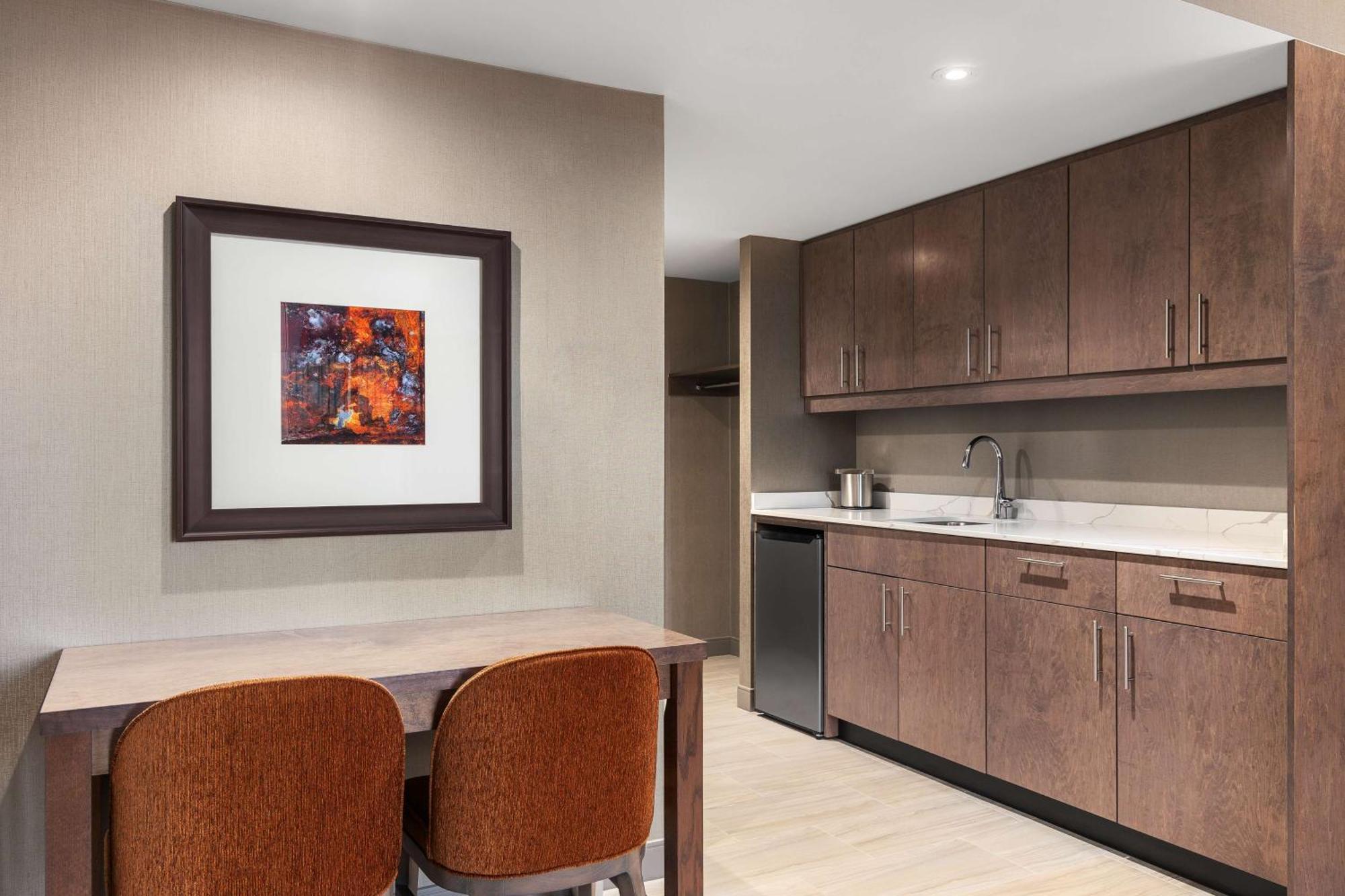 Doubletree By Hilton Kitchener Hotel Exterior photo