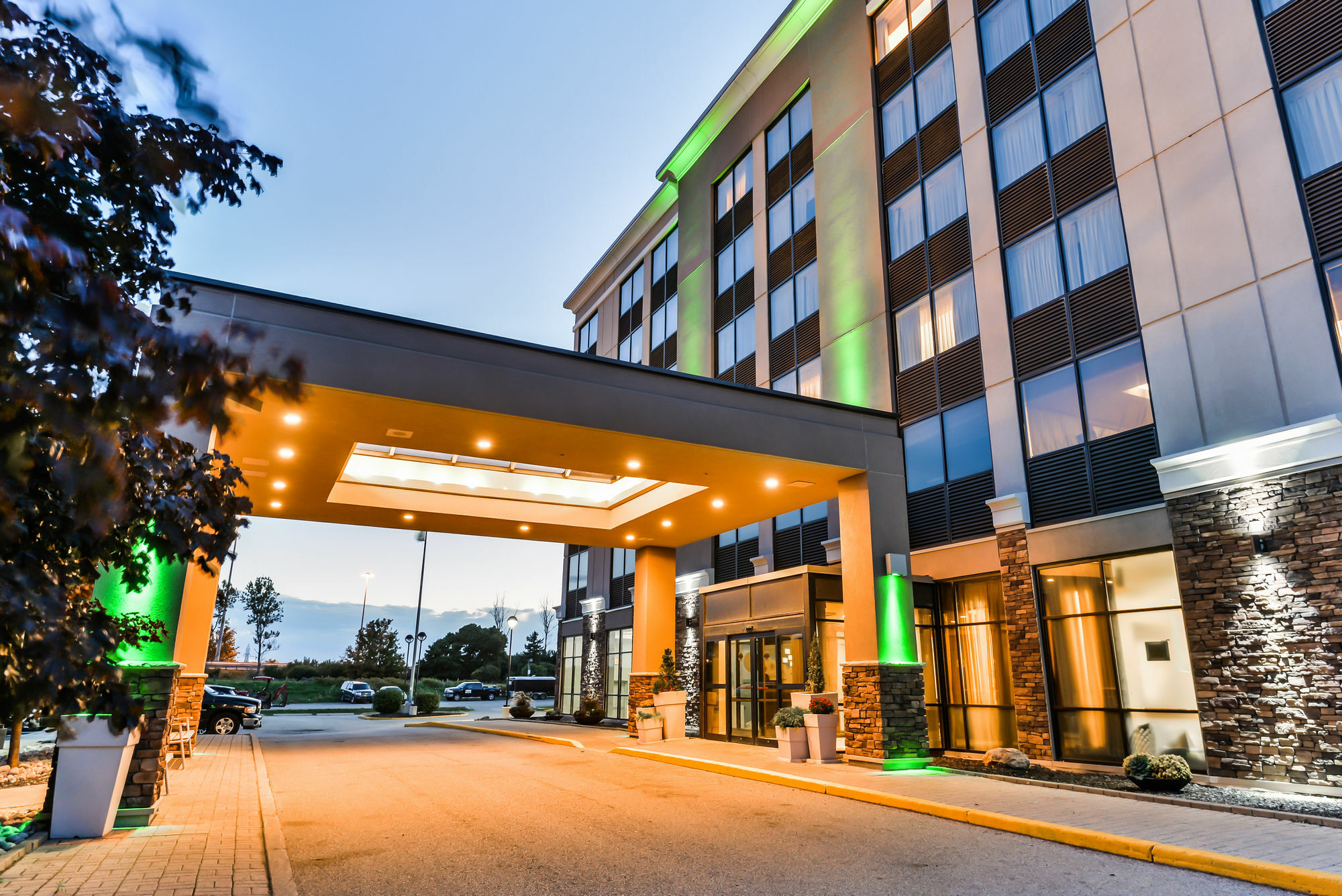 Doubletree By Hilton Kitchener Hotel Exterior photo
