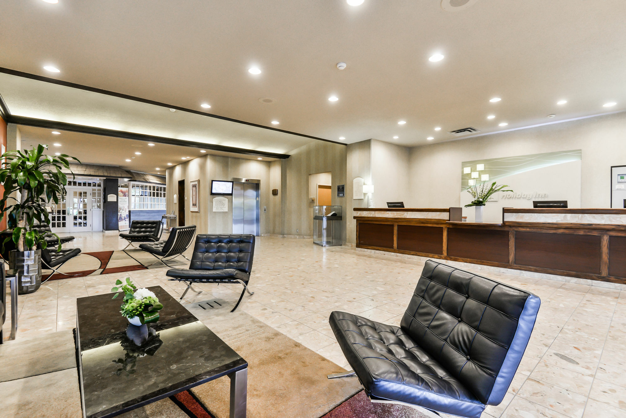 Doubletree By Hilton Kitchener Hotel Exterior photo