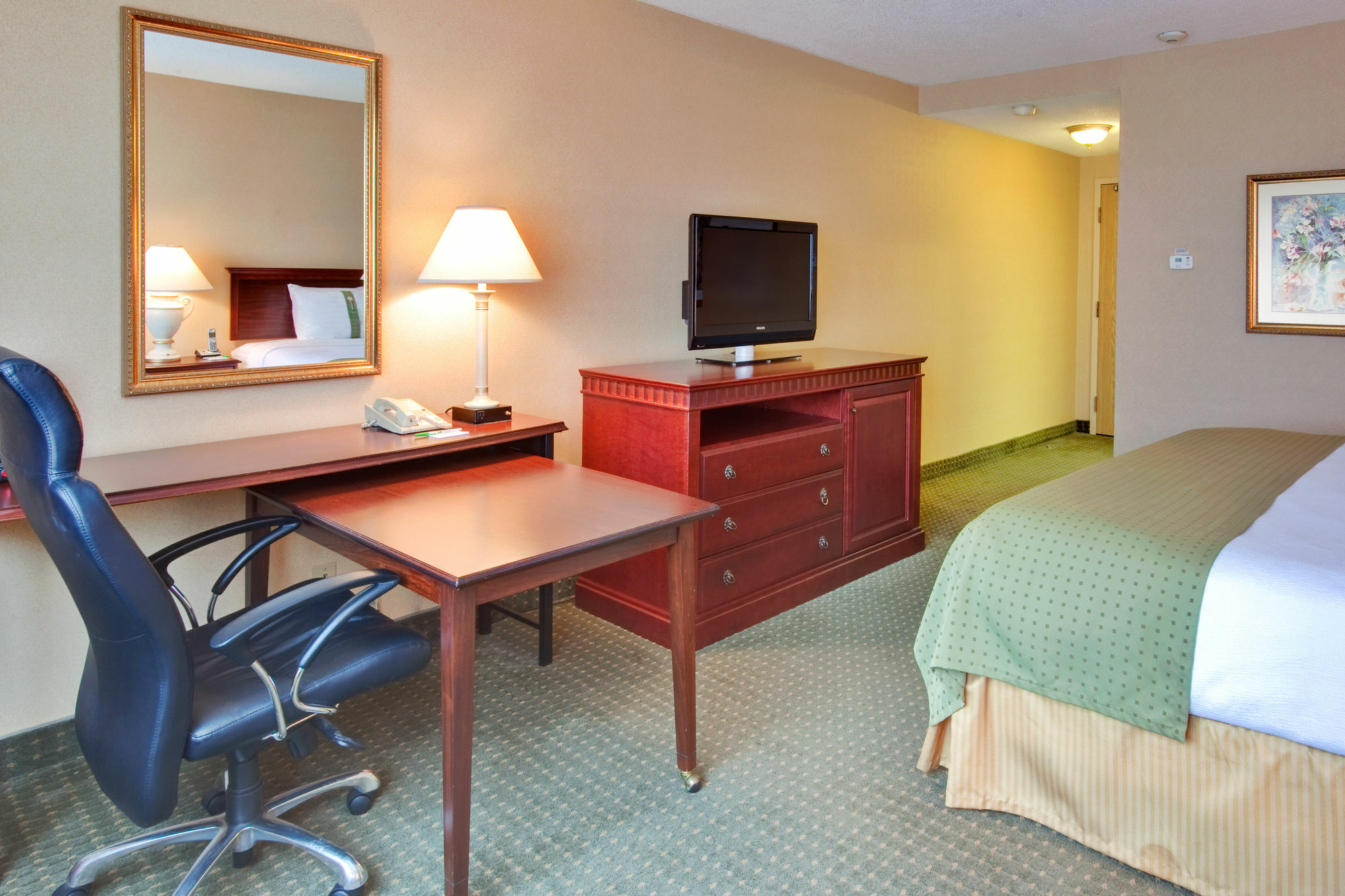 Doubletree By Hilton Kitchener Hotel Exterior photo